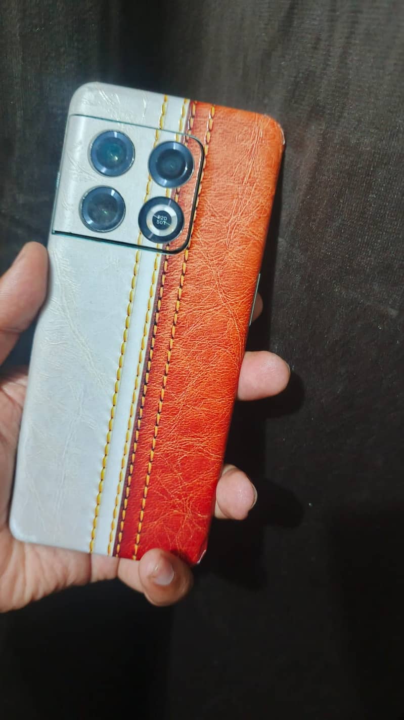 One Plus 10 Pro 4