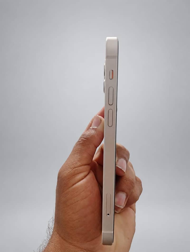 Apple iPhone 12 3