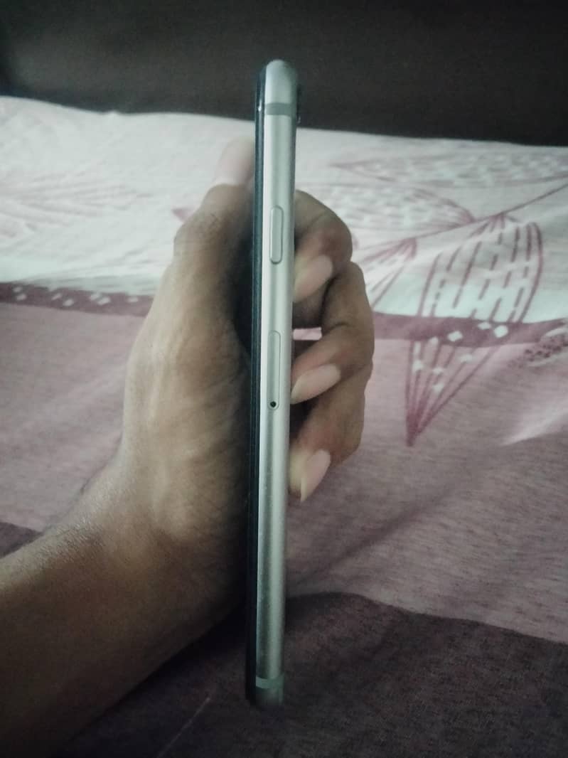 Apple iPhone 6 4
