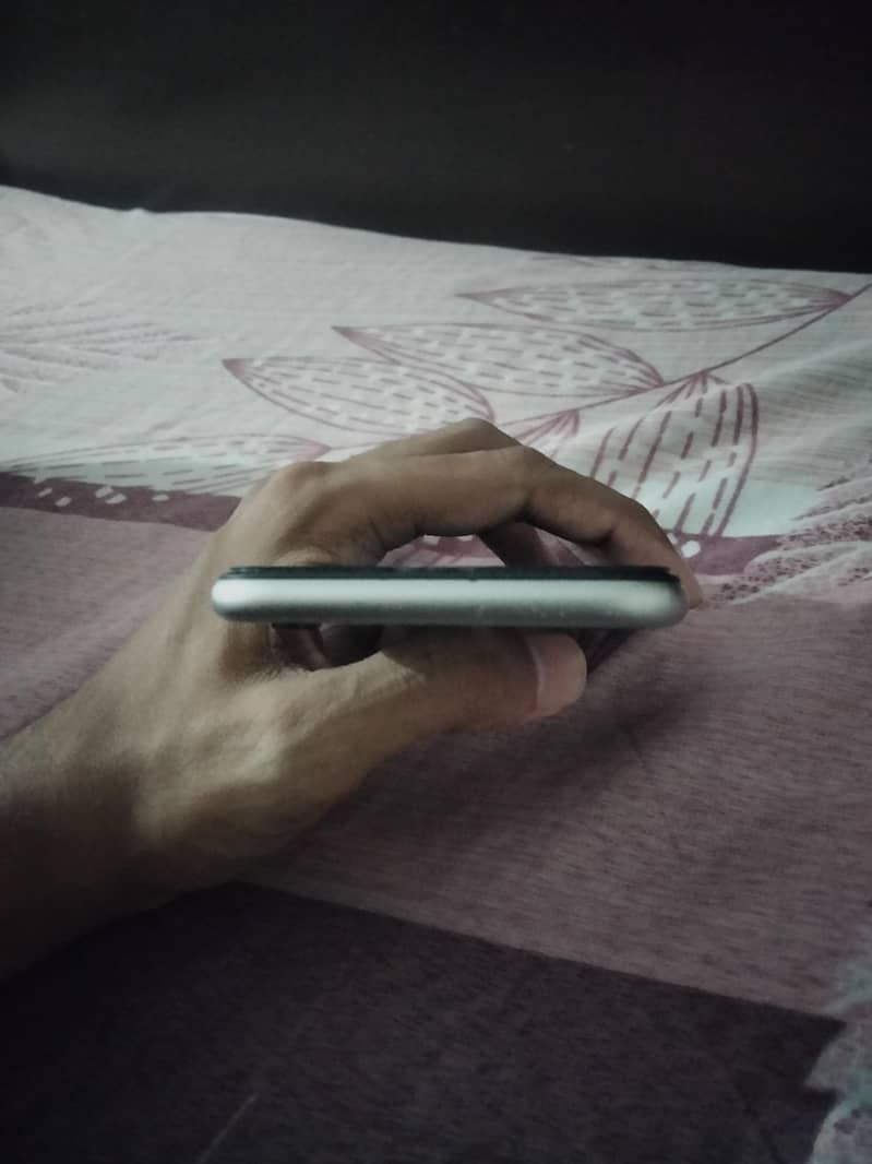 Apple iPhone 6 5