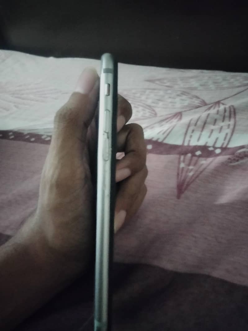 Apple iPhone 6 6