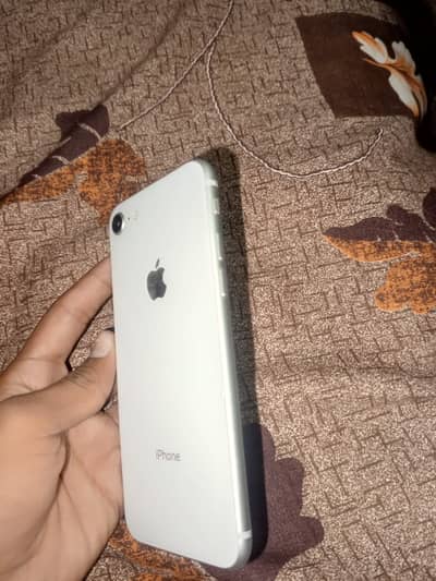 IPHONE 8