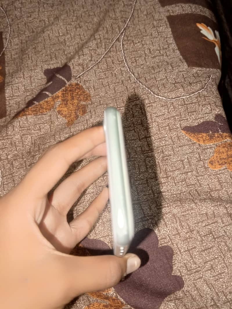 IPHONE 8 2