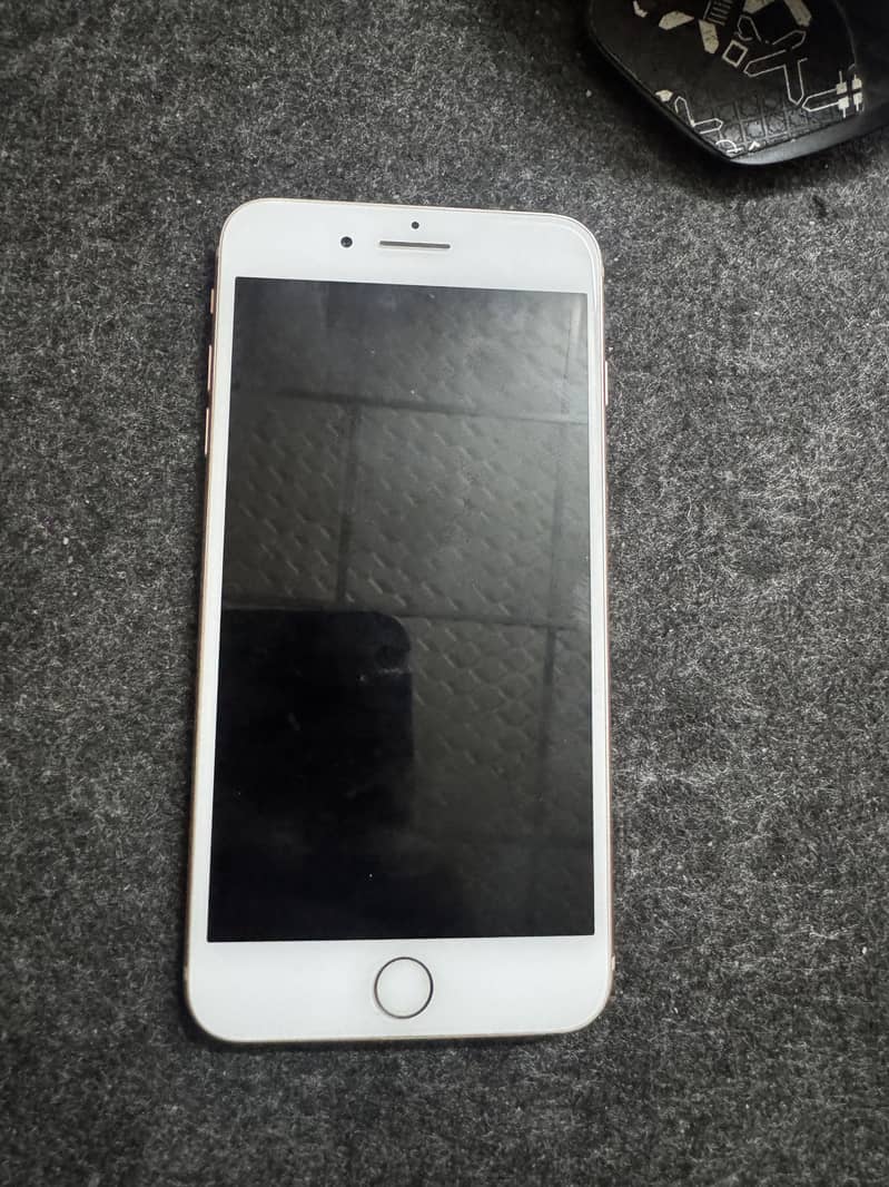 Apple iPhone 8 Plus 1
