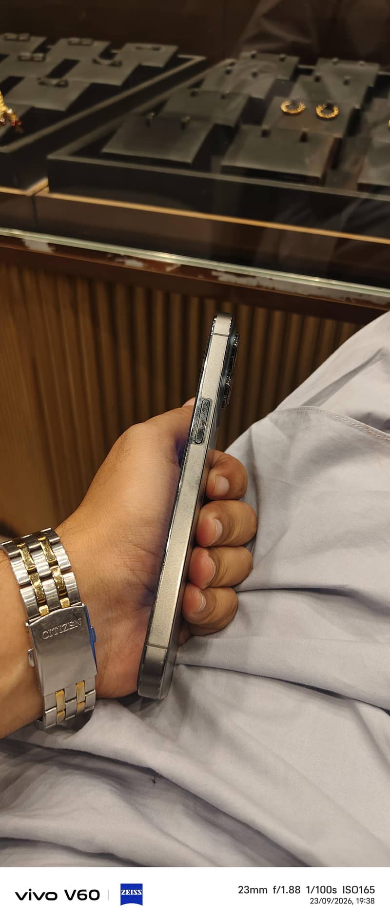 Apple iPhone 13 Pro 4