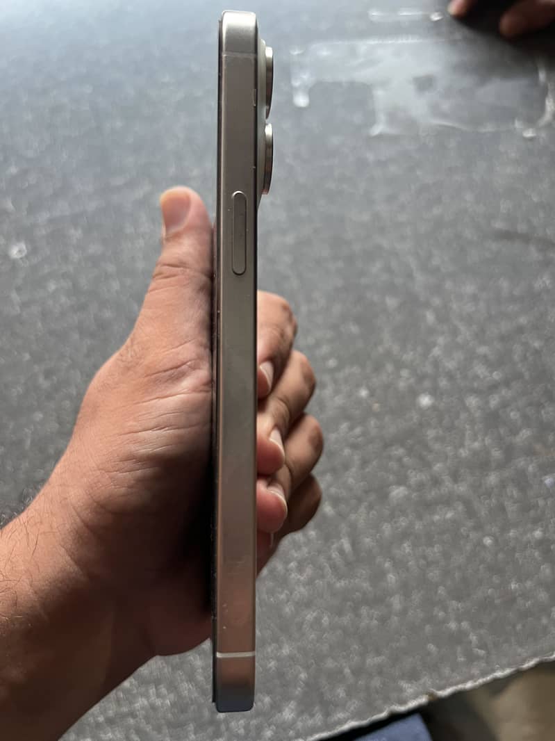 Apple iPhone 15 Pro Max 0