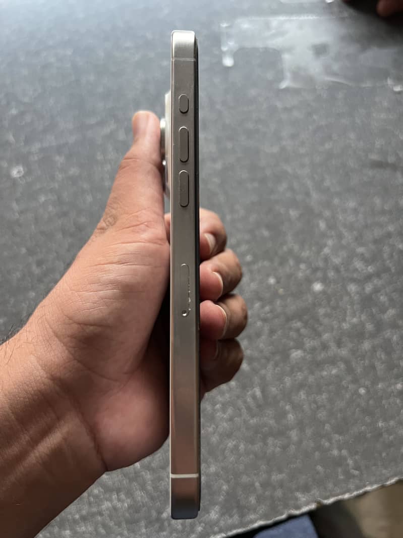 Apple iPhone 15 Pro Max 1