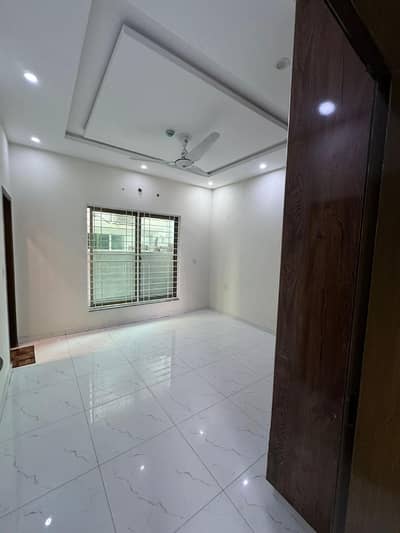 DHA RAHBER SECTOR 2 BLOCK H 5 MARLA SLIGHTLY USED HOUSE FOR RENT IN REASONABLE PRICE OWSUM LOCATION NEAR TO PARK