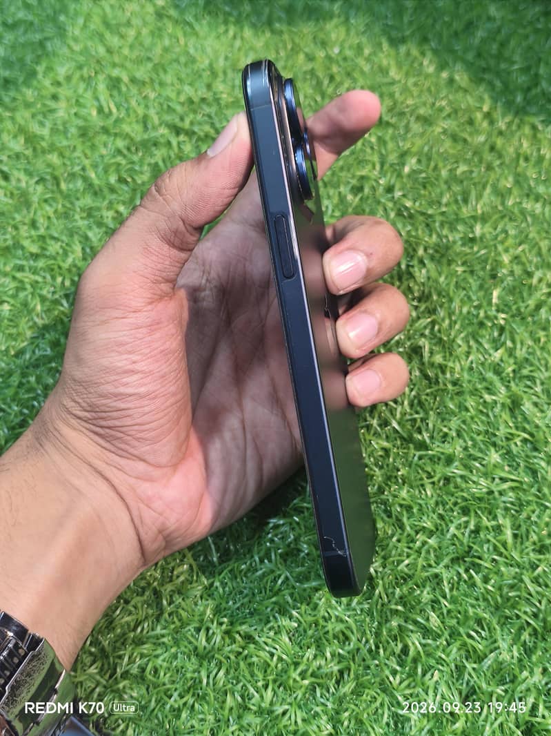 Apple iPhone 15 Pro Max 1