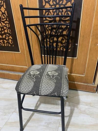 4 chairs with table iron stand