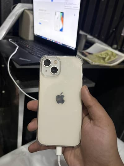 Apple iPhone 13