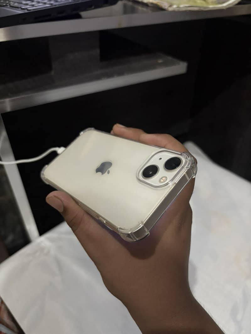 Apple iPhone 13 1