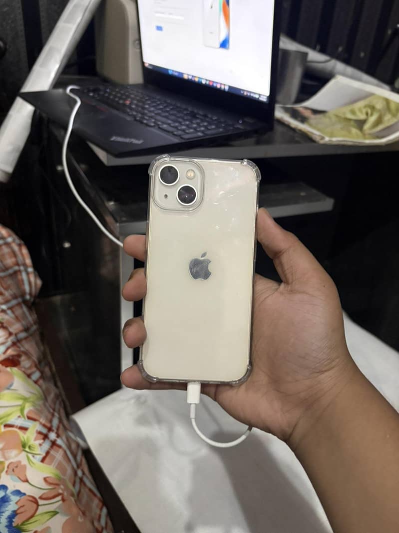 Apple iPhone 13 4