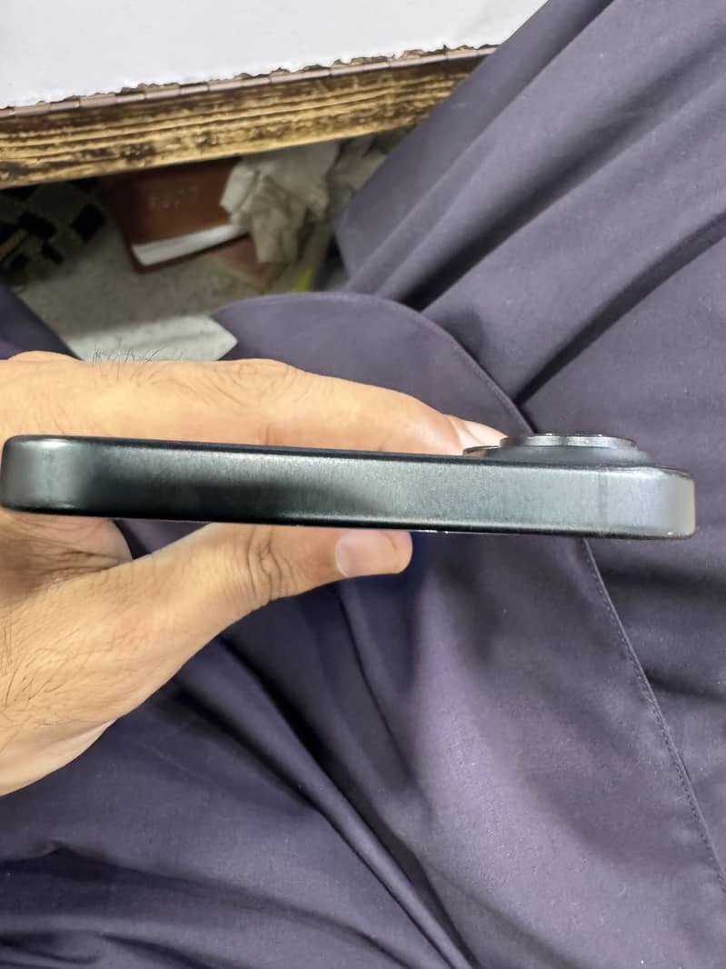Apple iPhone 16 Plus 1