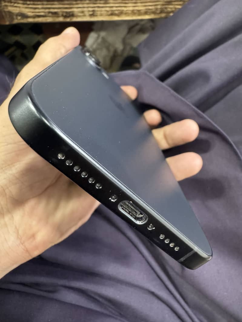 Apple iPhone 16 Plus 2