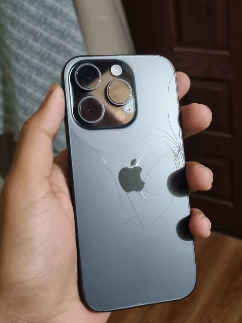 Apple iPhone 16 Pro 7