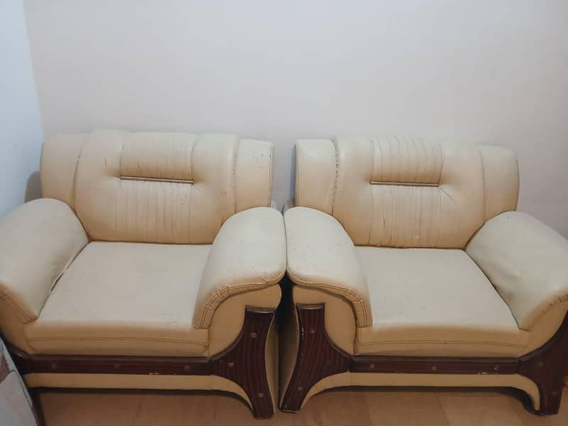 Sofa Set- 7 seater 8