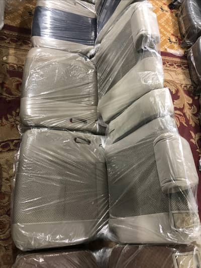 Suzuki Every Sofa Seats