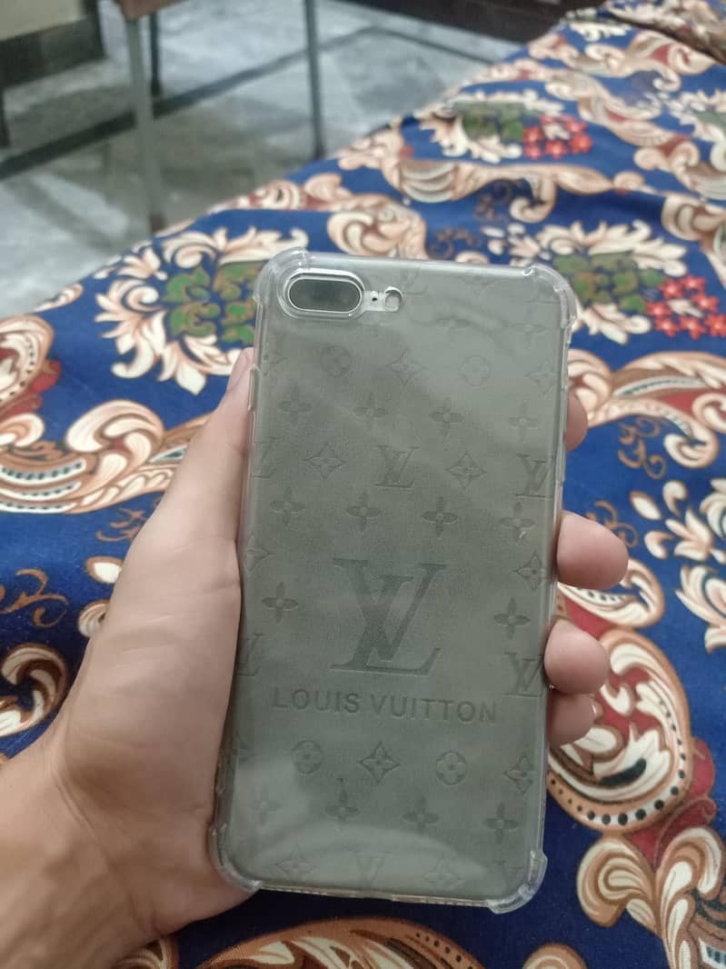 Apple iPhone 7 Plus 1