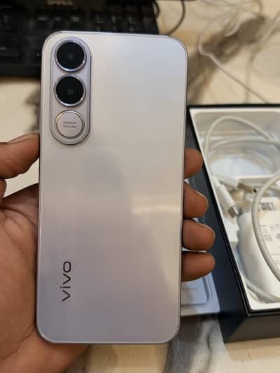 Vivo V70 FE 5G  Like New 10/10 For Sale Housing Colony Sheikhupura