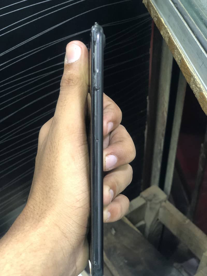Apple iPhone 7 Plus 2