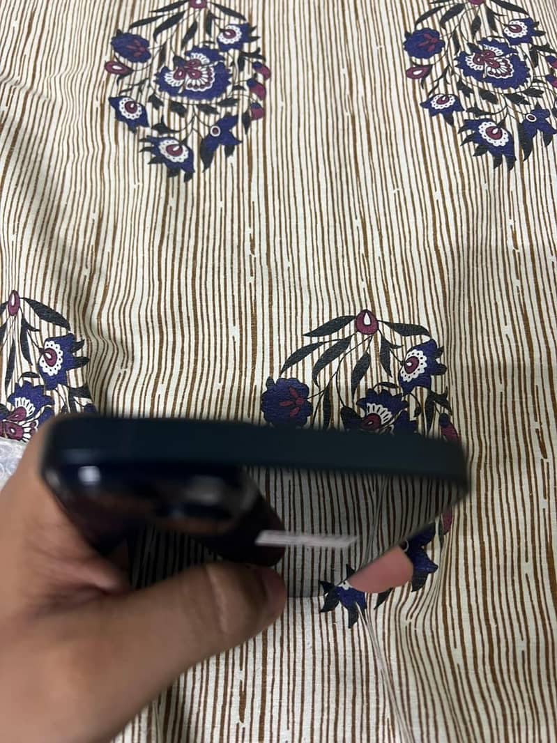 Apple iPhone 14 1