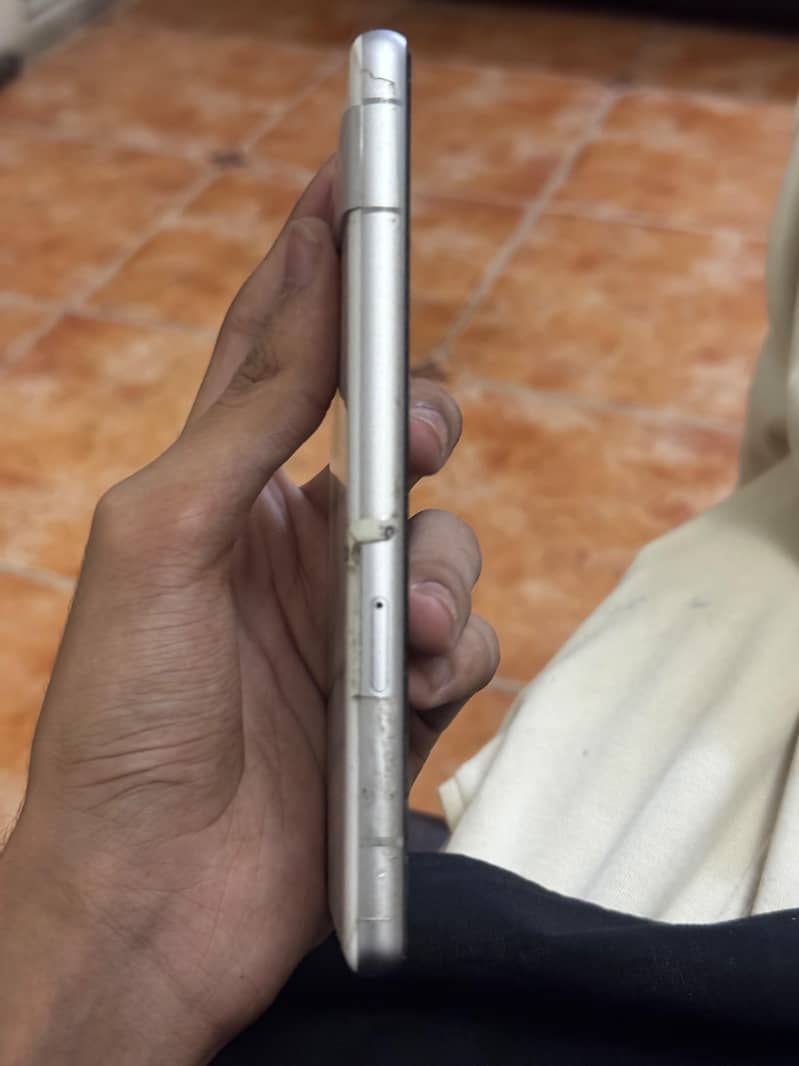 Google Pixel 7a 2