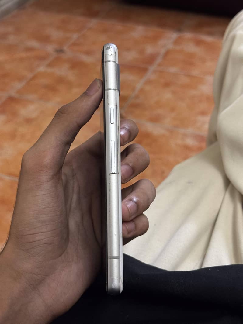 Google Pixel 7a 5