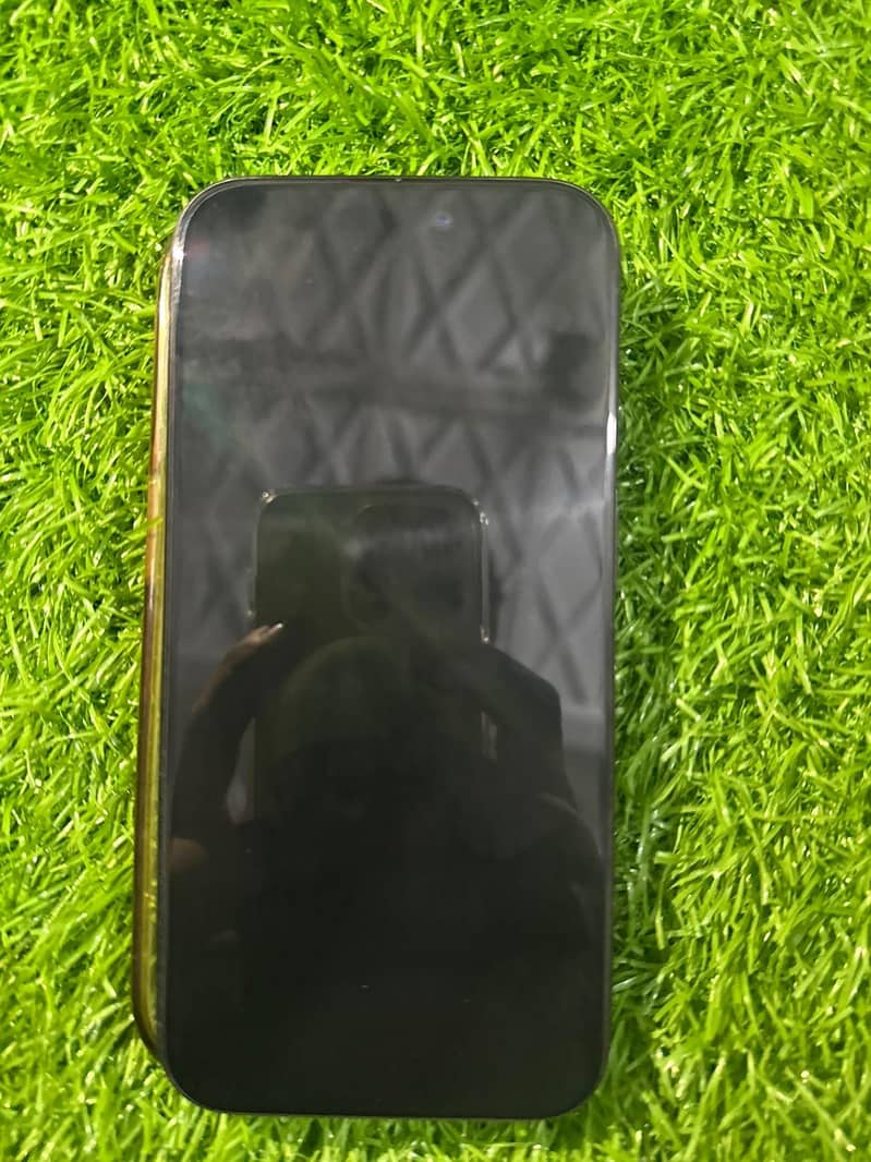 Apple iPhone 15 Pro 0
