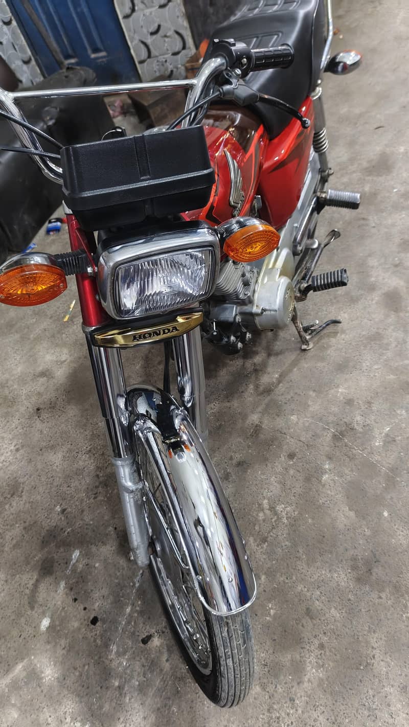 CG. 125 model 2017 3