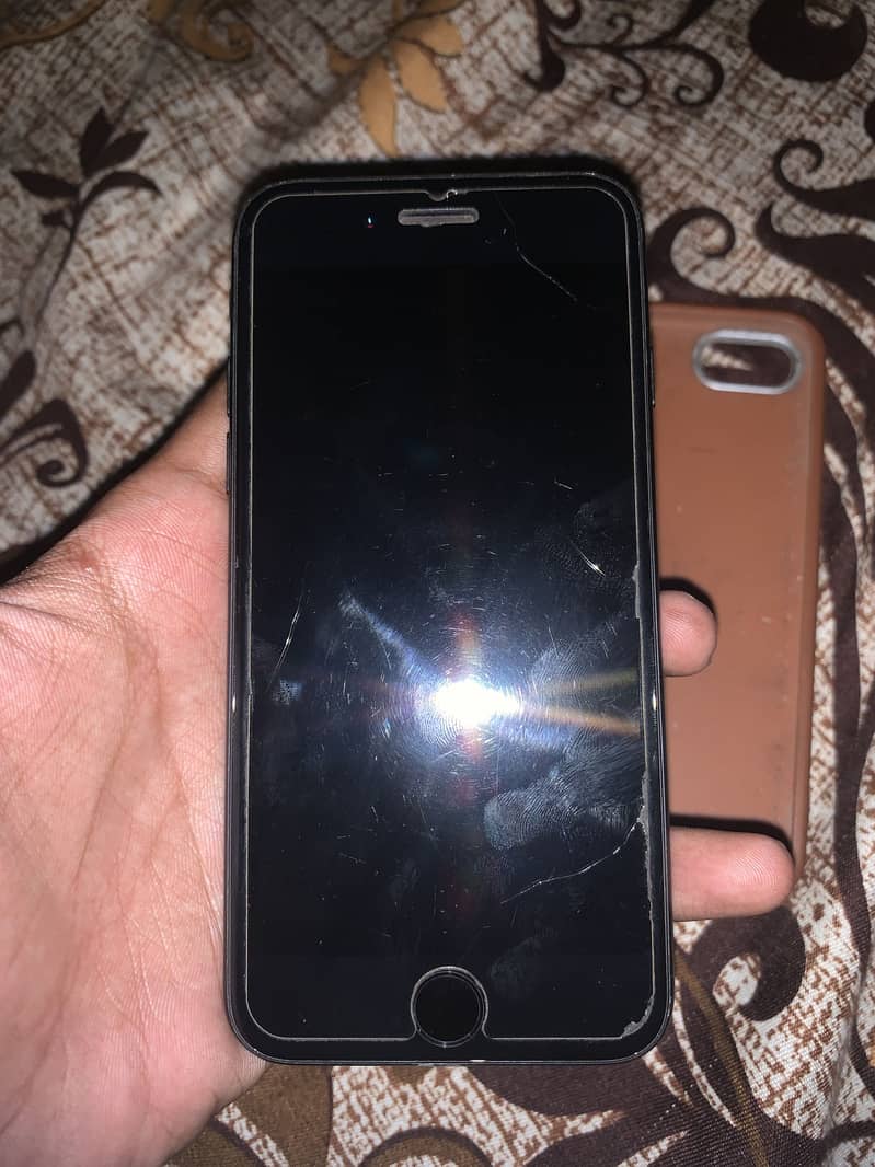 Apple iPhone 7 0