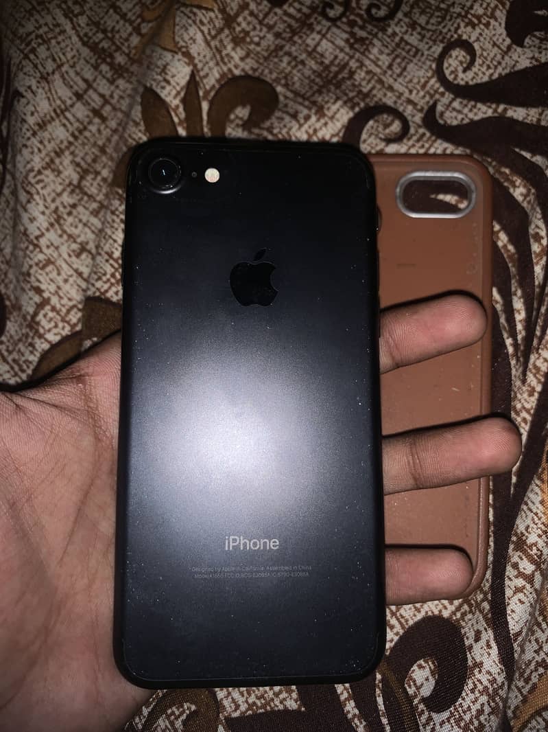 Apple iPhone 7 1