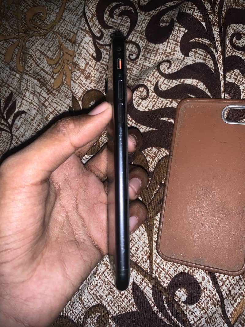 Apple iPhone 7 4