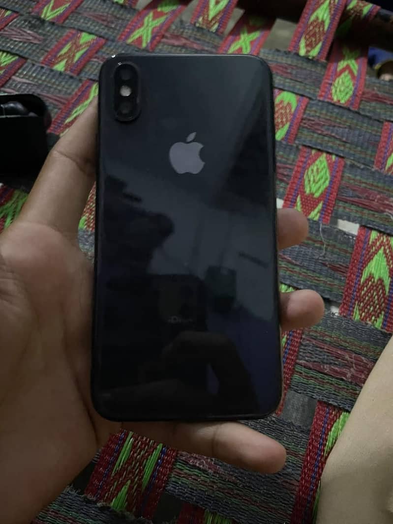 Apple iPhone XS 4