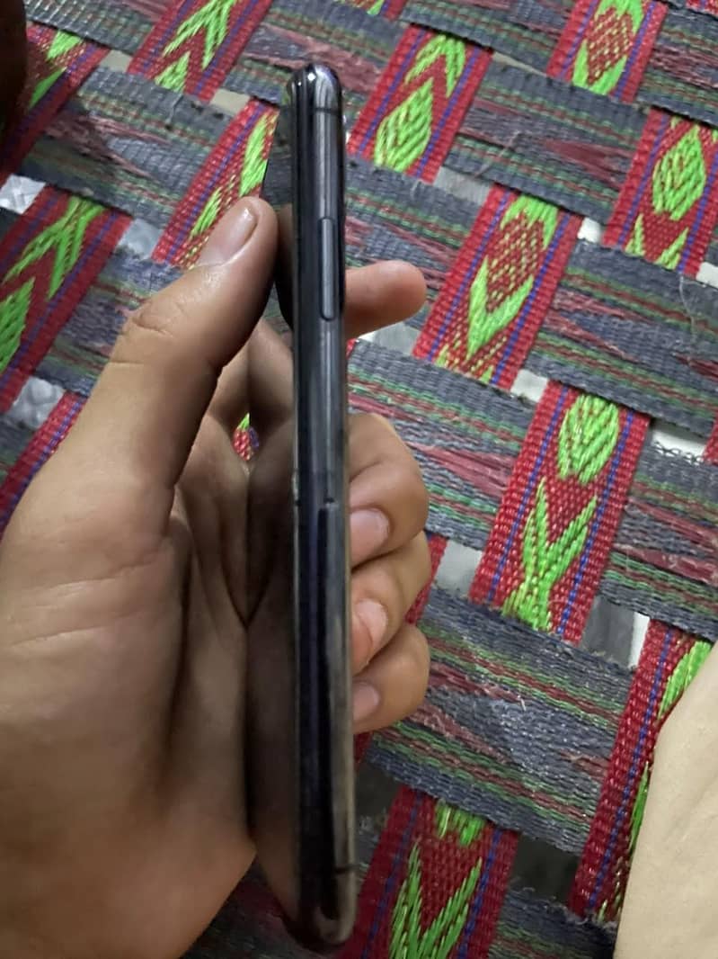 Apple iPhone XS 6