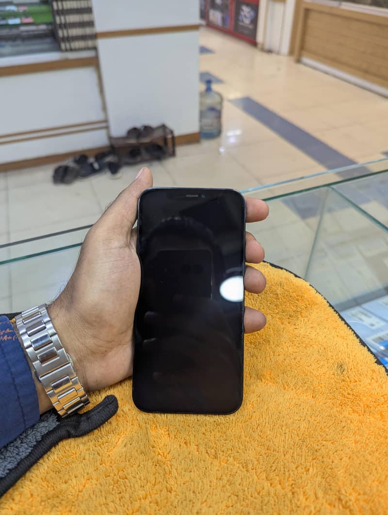 Apple iPhone 12 Pro 1