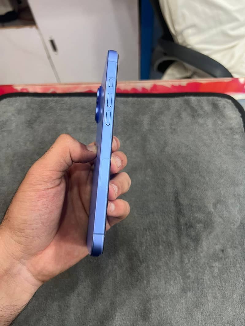 Apple iPhone 16 Plus 2