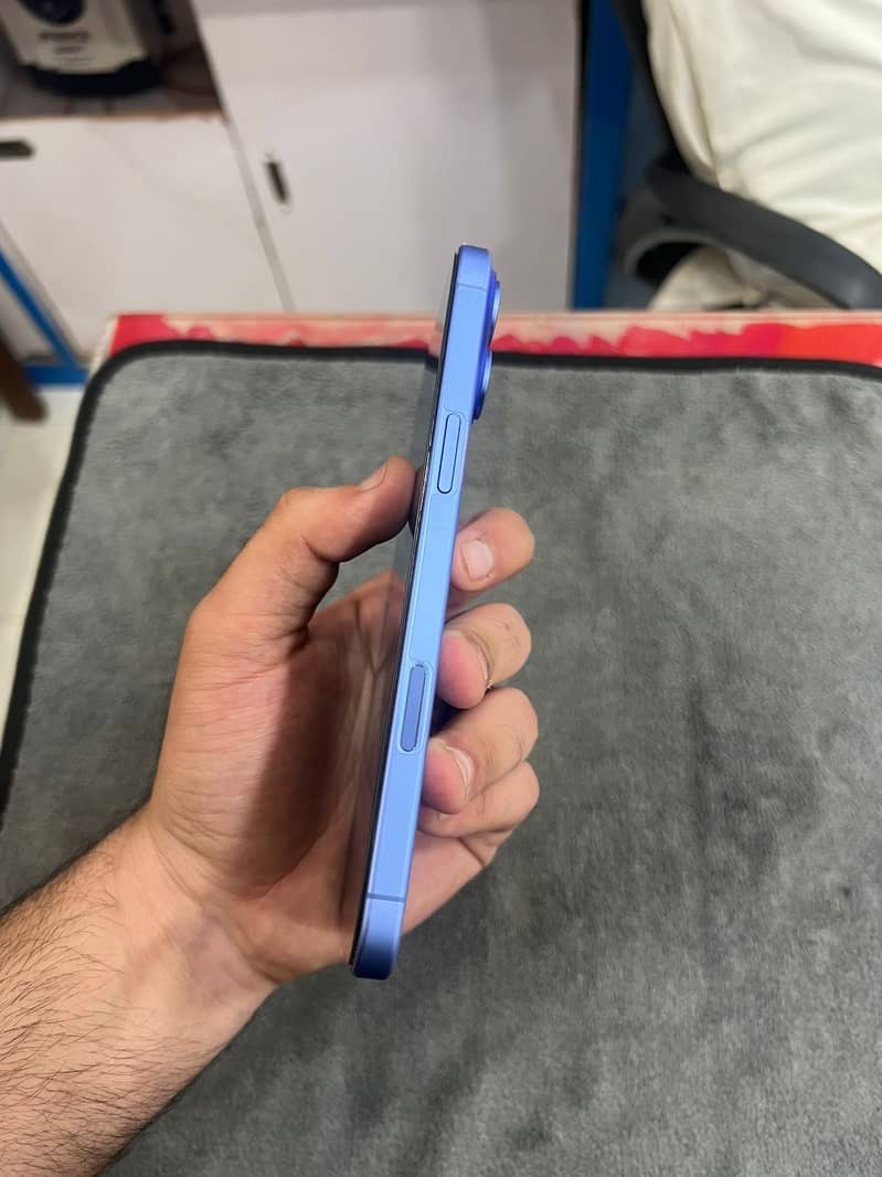 Apple iPhone 16 Plus 3