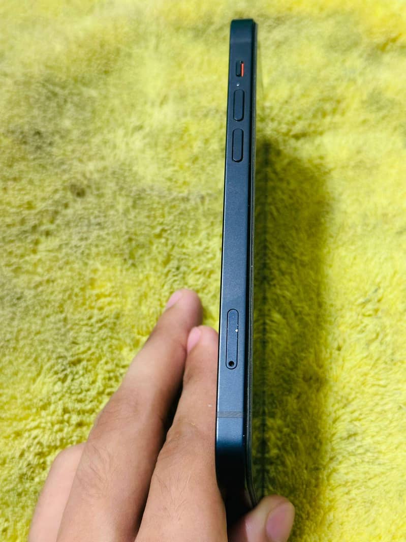 Apple iPhone 12 3