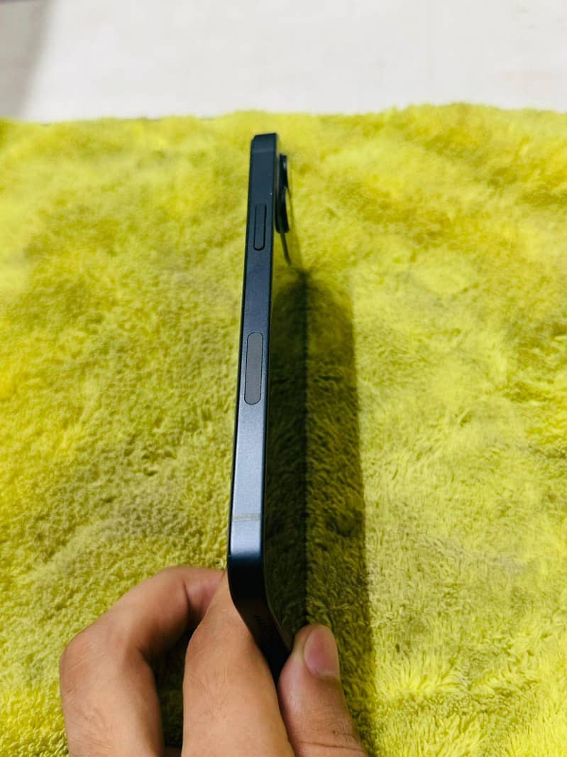 Apple iPhone 12 7