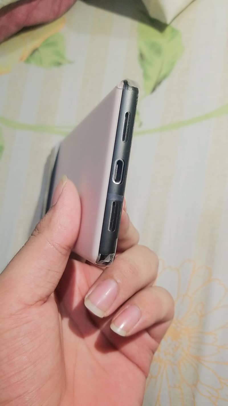 Google Pixel 6 4