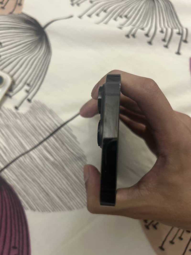 iphone 14 pro 2