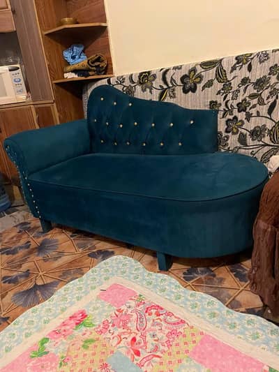 Dewan URGENT SALE