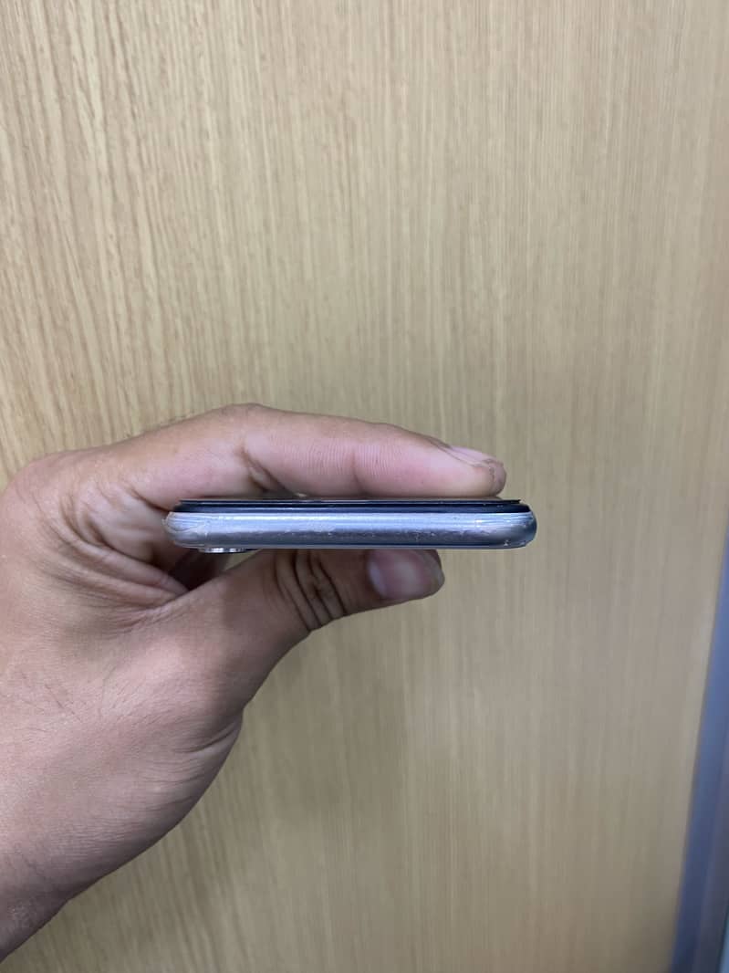 Apple iPhone X 4