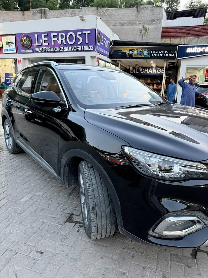 MG HS 2