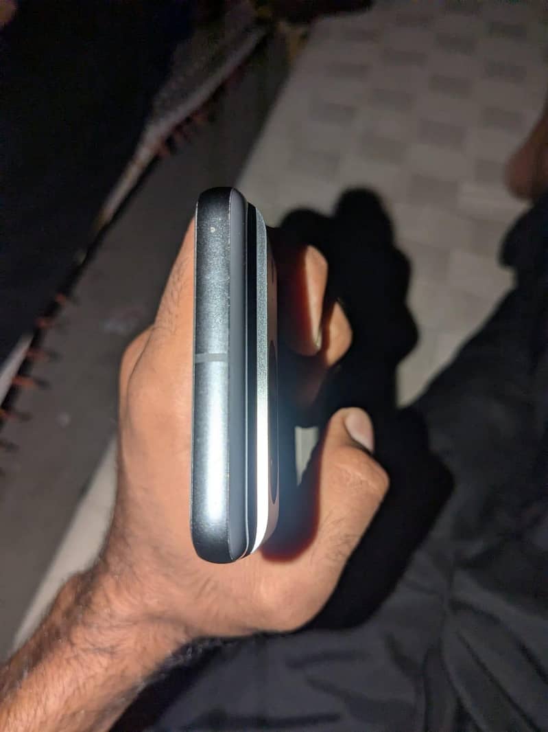 Google Pixel 8 2