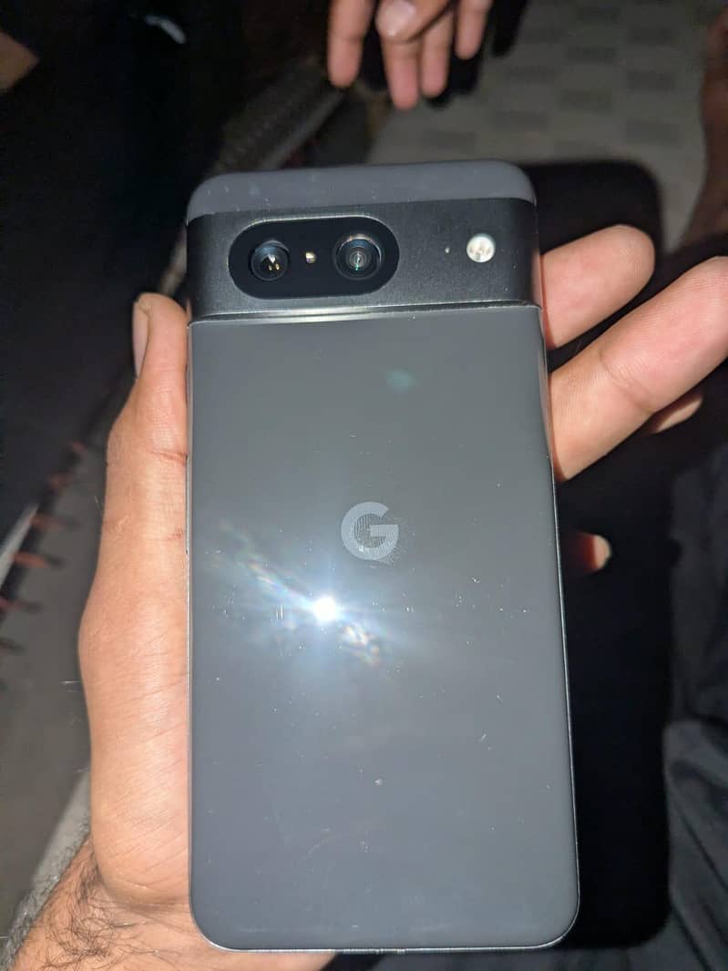 Google Pixel 8 4