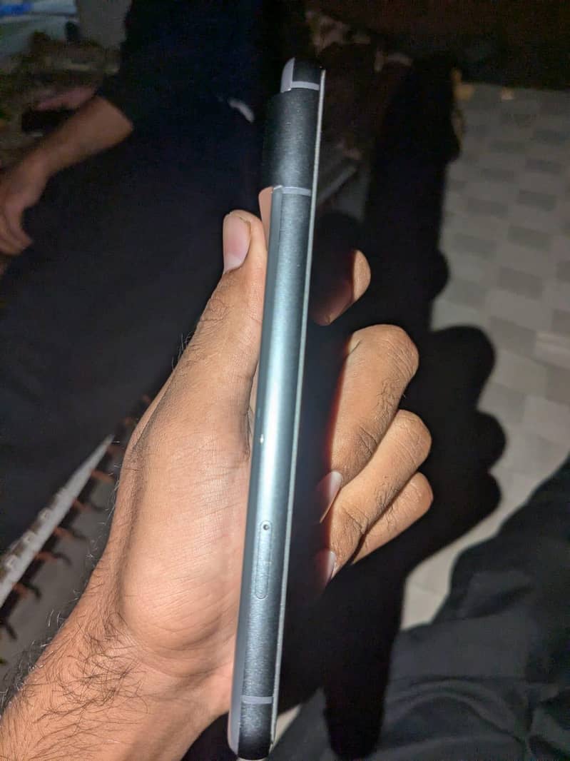 Google Pixel 8 6