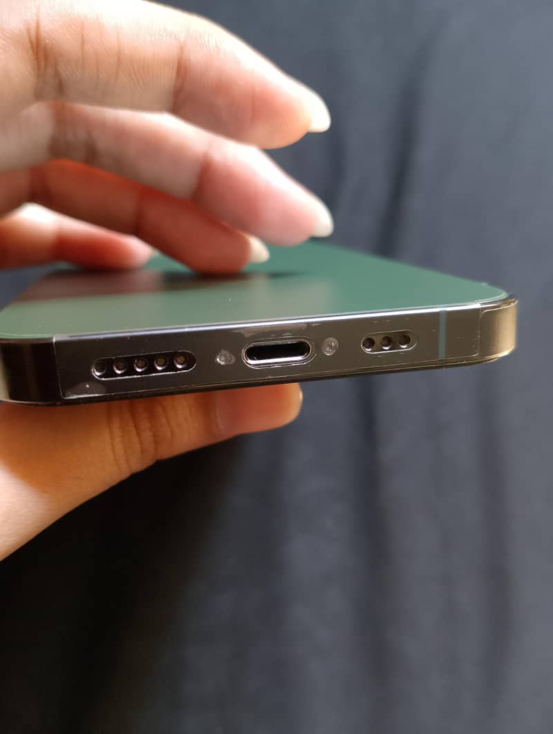 Apple iPhone 13 Pro 1
