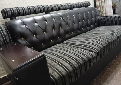 sofa set for sale 3  ster 2 seatet and 1 seater 10 by 8 condition